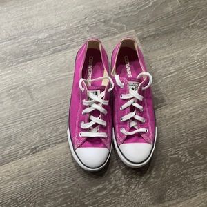 Converse women’s size 8 pink